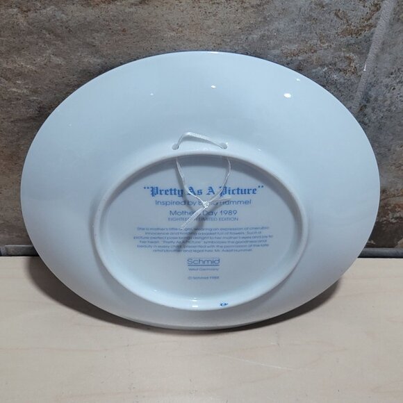 Vintage Schmid Hummel Mother's Day 1989 Pretty As A Picture Decorative Wall Hang - Picture 4 of 12